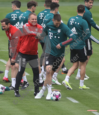 06.05.2021, FC Bayern Muenchen, Training

Hier nur Vorschaubilder !